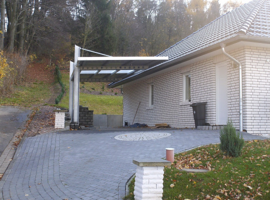 Referenz D-37154 Northeim, Carport, Freitragend, Trapezblech, Lichtband von Welcomp