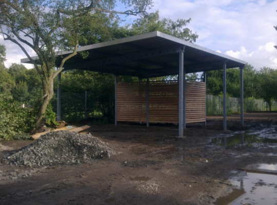 Referenz D-60529 Frankfurt, Carport, Pultdach, Trapezblech von Welcomp
