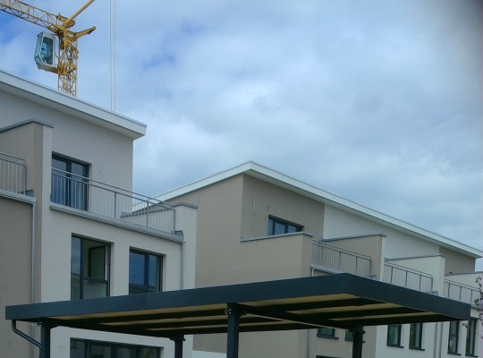 Referenz D-63303 Dreieich, Carport, Gründach, Gründach, Pulverbeschichtung von Welcomp