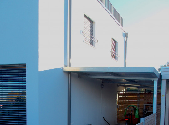 Referenz D-81929 München, Carport, Pultdach, Trapezblech von Welcomp