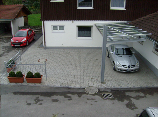 Referenz D-85649 Hofolding, Carport, Freitragend, Glas, An Gebäude angeschlagen von Welcomp