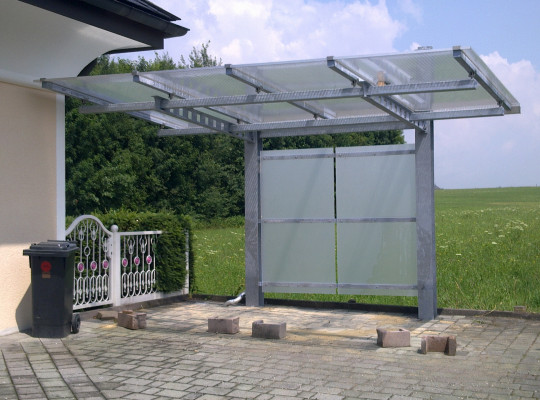Referenz A-5204 Straßwalchen, Carport, Freitragend, Acryl / Polycarbonat von Welcomp