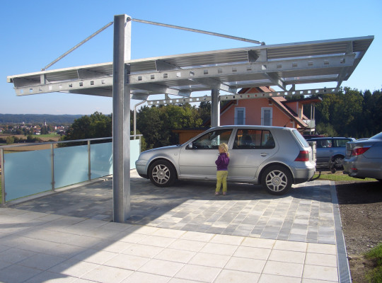 Referenz A-8562 Mooskirchen, Carport, Freitragend, Trapezblech, Lichtband von Welcomp