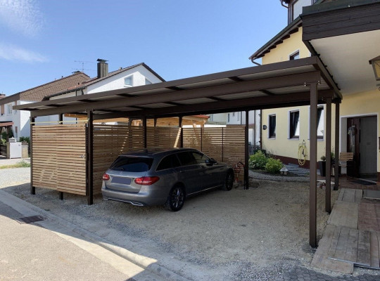 Referenz D-85368 Moosburg, Carport, Pultdach, Trapezblech, Pulverbeschichtung von Welcomp