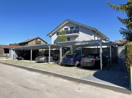 Referenz D-83607 Holzkirchen, Reihenanlage, Pultdach, Trapezblech, Pulverbeschichtung von Welcomp