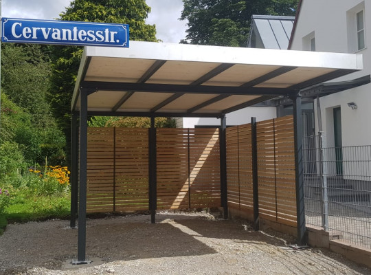 Referenz D-81241 München, Carport, Gründach, Gründach, Pulverbeschichtung von Welcomp