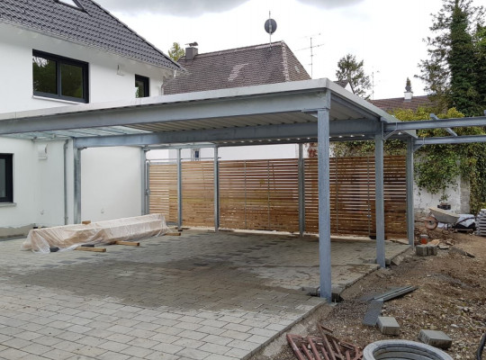 Referenz D-81249 Freiham, Carport, Pultdach, Trapezblech von Welcomp