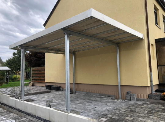 Referenz D-88048 Friedrichshafen, Carport, Gründach, Gründach von Welcomp