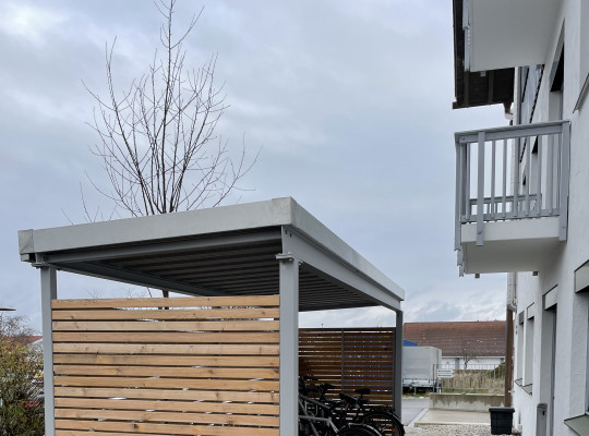 Referenz D-83607 Holzkirchen, Fahrradhaus, Pultdach, Trapezblech, Pulverbeschichtung von Welcomp