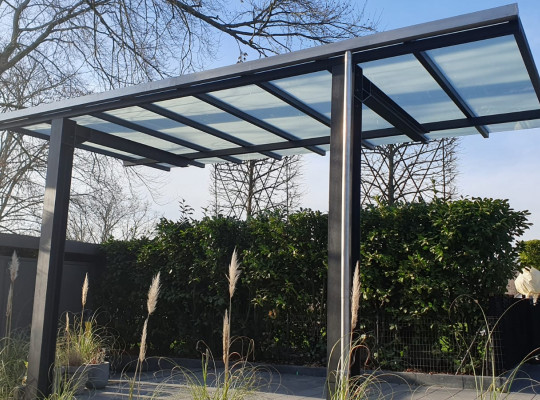 Referenz D-45259 Essen, Carport, Pultdach, Glas, Pulverbeschichtung von Welcomp