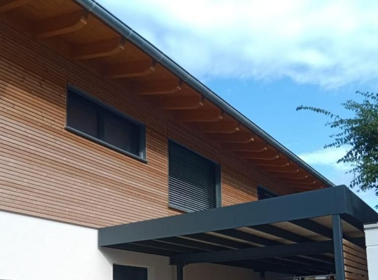 Referenz D-85567 Grafing, Carport, Gründach, Gründach, Pulverbeschichtung von Welcomp