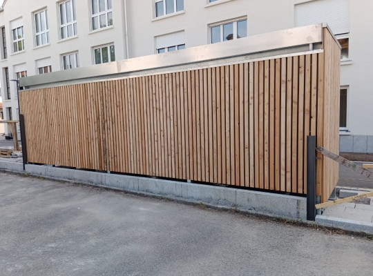 Referenz D-83607 Holzkirchen, Mülltonnenhaus, Gründach, Gründach von Welcomp