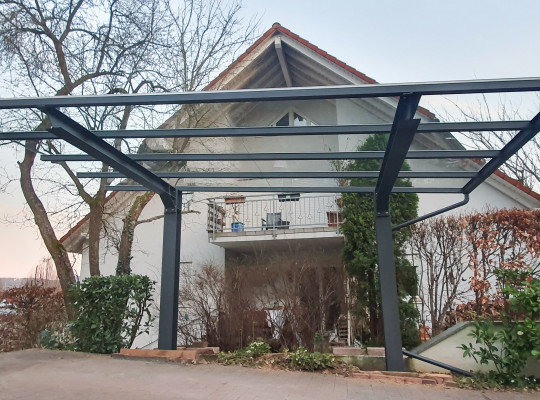 Referenz D-63768 Hösbach, Carport, Freitragend, Glas, Pulverbeschichtung von Welcomp