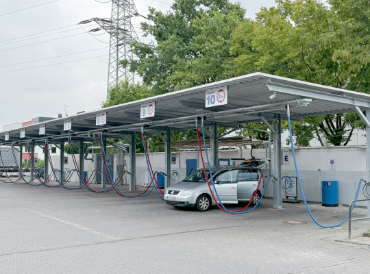 Referenz D-60437 Frankfurt, Carport, Freitragend, Trapezblech von Welcomp