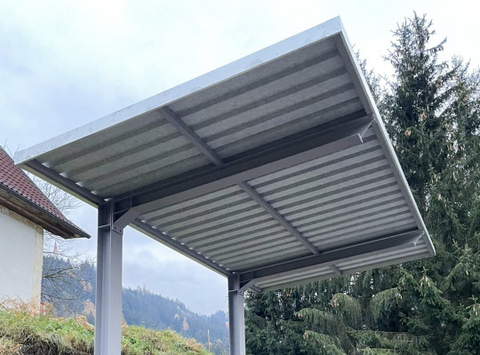 Referenz A-6116 Weer, Carport, Pultdach, Trapezblech, Pulverbeschichtung von Welcomp