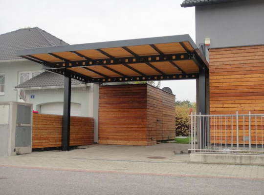 Referenz A-2525 Günseldorf, Carport, Freitragend, Gründach, Pulverbeschichtung von Welcomp
