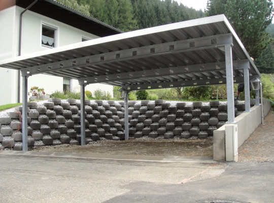 Referenz A-8762 Oberzering, Carport, Pultdach, Trapezblech, Auf Mauer aufgesetzt von Welcomp