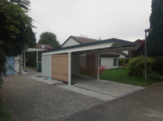 Referenz CH-8124 Maur, Carport, Pultdach, Trapezblech, Holz von Welcomp
