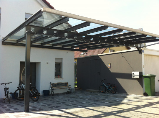 Referenz CH-8833 Samstagern, Carport, Pultdach, Glas, An Gebäude angeschlagen von Welcomp