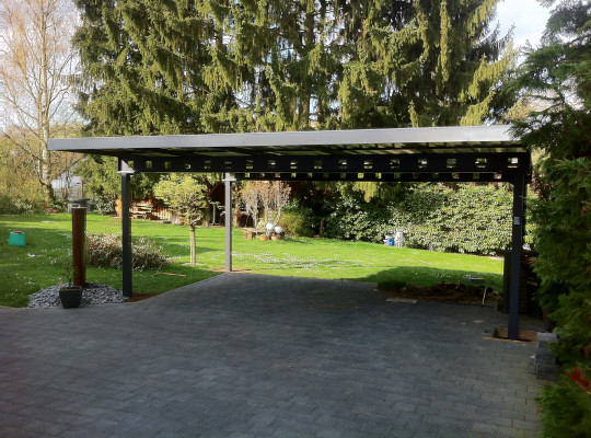 Referenz D-64625 Bensheim, Carport, Pultdach, Trapezblech, Pulverbeschichtung von Welcomp