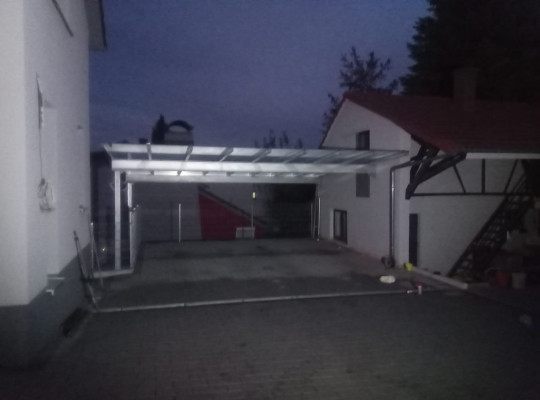 Referenz D-75045 Walzbachtal, Carport, Pultdach, Glas, An Gebäude angeschlagen von Welcomp