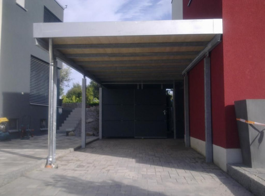 Referenz D-76228 Karlsruhe, Carport, Gründach, Gründach, HPL-Platte von Welcomp