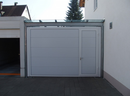 Referenz D-81249 München, Carport, Pultdach, Glas, HPL-Platte von Welcomp