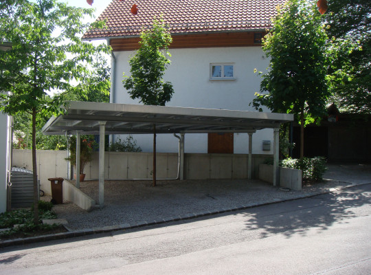 Referenz D-82319 Starnberg, Carport, Gründach, Gründach von Welcomp
