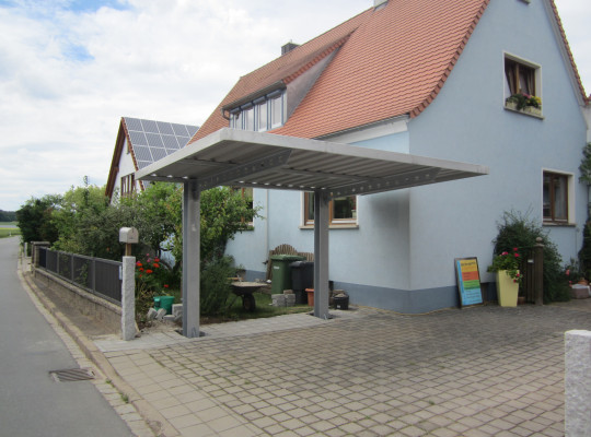 Referenz D-90522 Oberasbach, Carport, Freitragend, Trapezblech von Welcomp